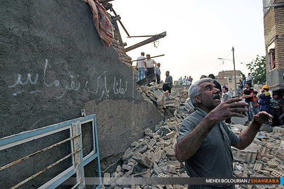 ریزش 4 منزل مسکونی در بلوار طبرسی 