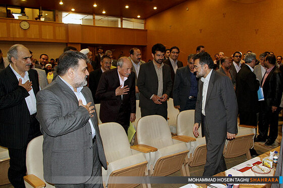 نشست وزیر ارشاد با اصحاب فرهنگ و هنر استان