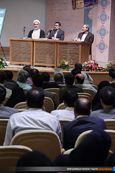 نشست وزیر ارشاد با اصحاب فرهنگ و هنر استان