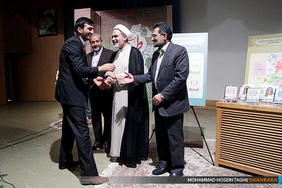 نشست وزیر ارشاد با اصحاب فرهنگ و هنر استان