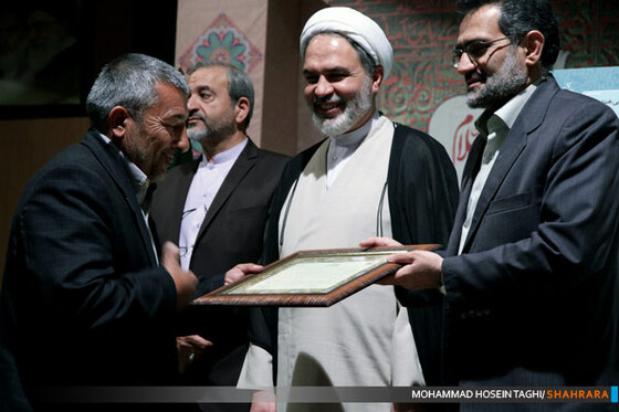 نشست وزیر ارشاد با اصحاب فرهنگ و هنر استان