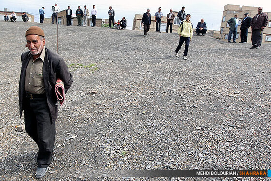 کشتی روی خاک در همسایگی فردوسی