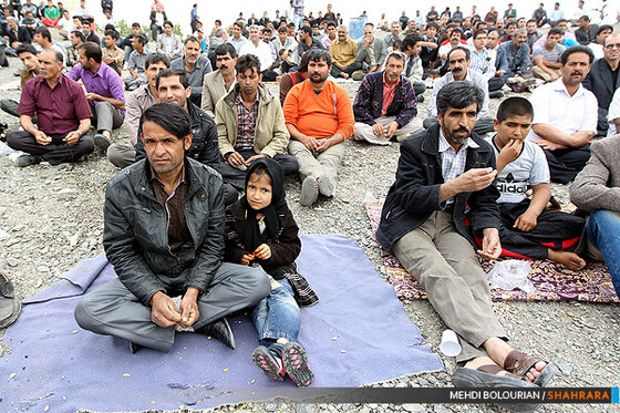 کشتی روی خاک در همسایگی فردوسی