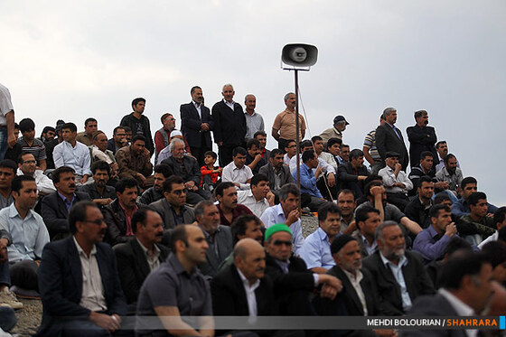 کشتی روی خاک در همسایگی فردوسی