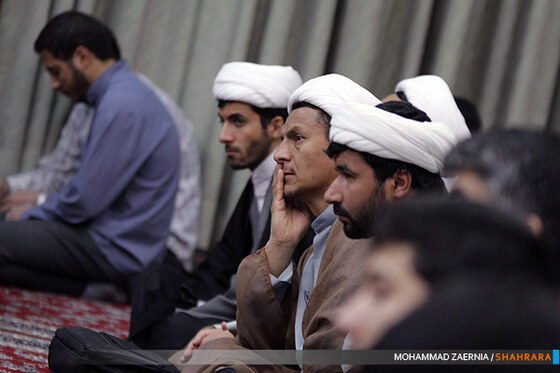 تجمع اعتراض آمیز طلاب و روحانیون بسیجی مشهد 