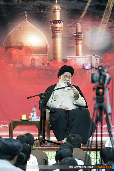 تجمع اعتراض آمیز طلاب و روحانیون بسیجی مشهد 