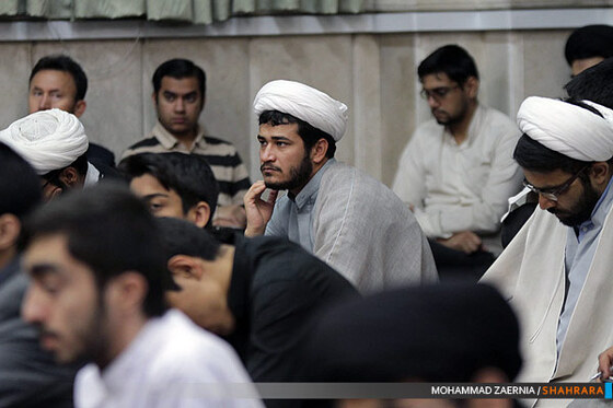 تجمع اعتراض آمیز طلاب و روحانیون بسیجی مشهد 
