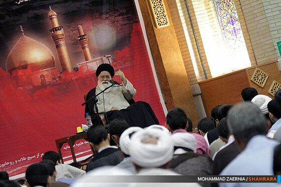 تجمع اعتراض آمیز طلاب و روحانیون بسیجی مشهد 