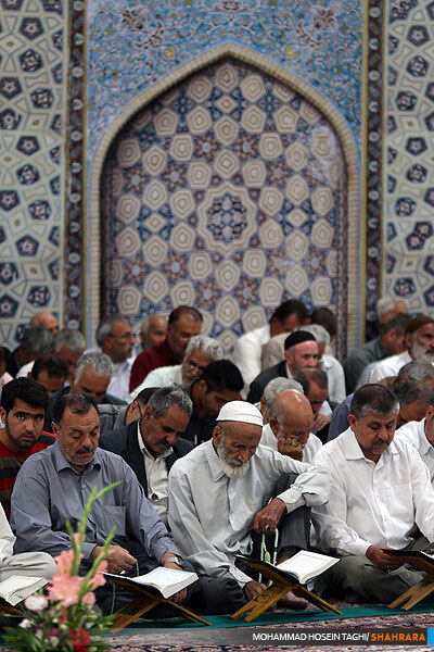 تلاوت قرآن کریم در رواق امام خمینی (ره)