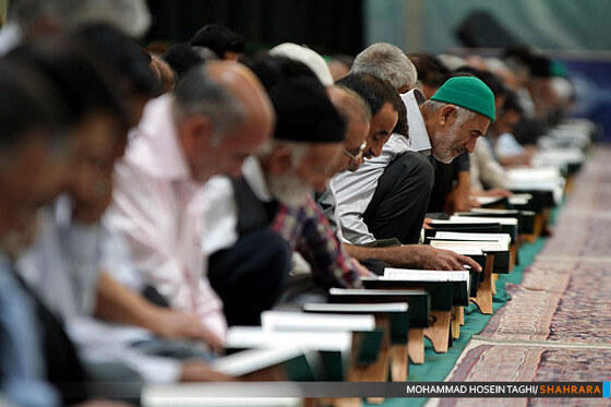 تلاوت قرآن کریم در رواق امام خمینی (ره)