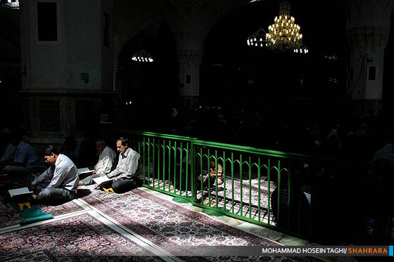 تلاوت قرآن کریم در رواق امام خمینی (ره)