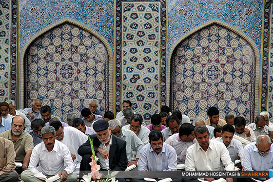 تلاوت قرآن کریم در رواق امام خمینی (ره)