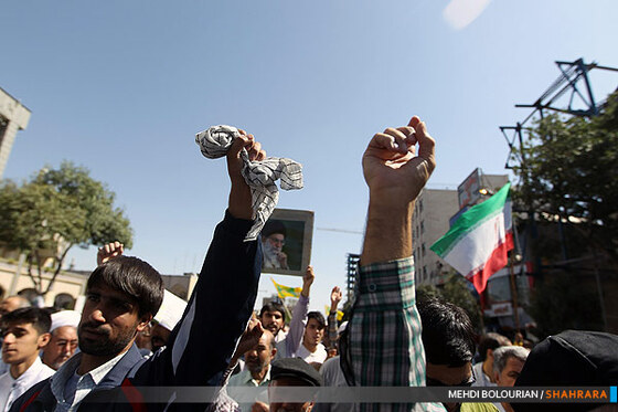 راهپیمایی نمازگزاران در اعتراض به توهین به پیامبر اعظم(ص)