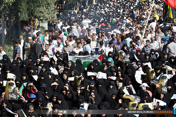 راهپیمایی نمازگزاران در اعتراض به توهین به پیامبر اعظم(ص)