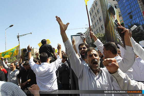 راهپیمایی نمازگزاران در اعتراض به توهین به پیامبر اعظم(ص)