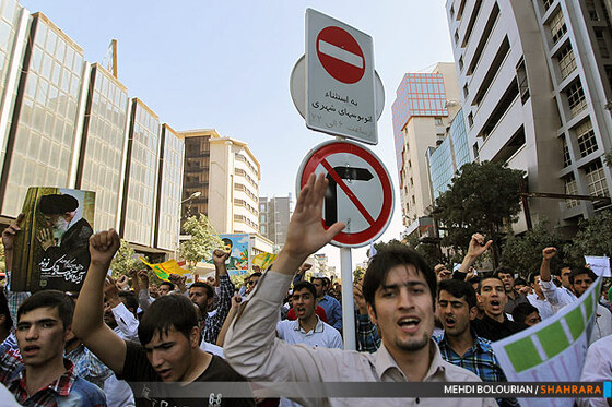 راهپیمایی نمازگزاران در اعتراض به توهین به پیامبر اعظم(ص)