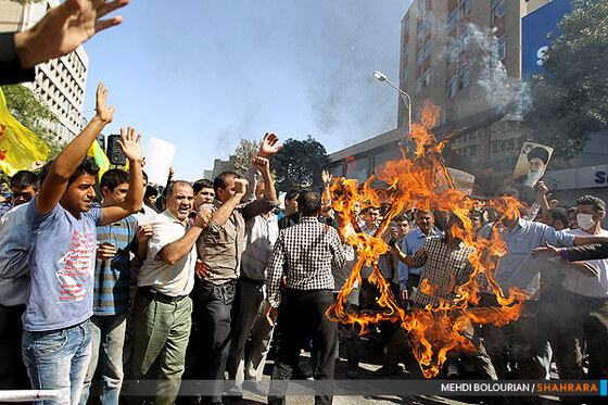 راهپیمایی نمازگزاران در اعتراض به توهین به پیامبر اعظم(ص)