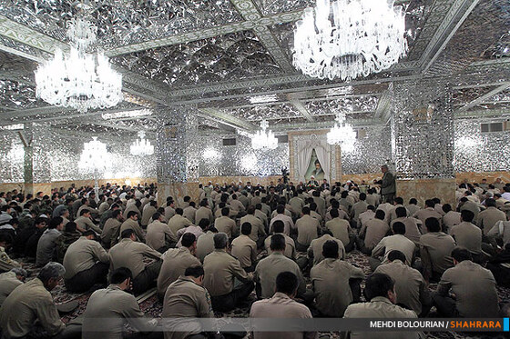 دیدار آیت الله واعظ طبسی با جمعی از نیروهای مسلح 