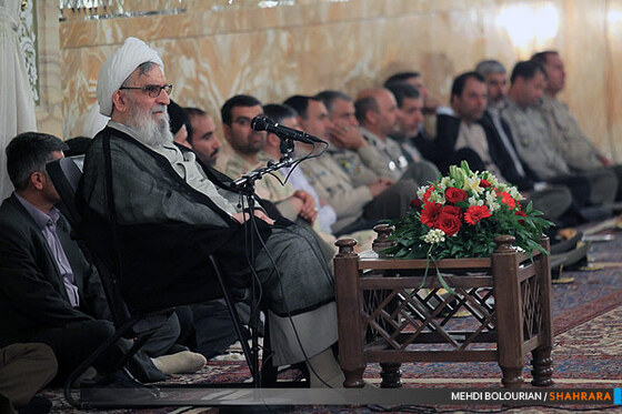 دیدار آیت الله واعظ طبسی با جمعی از نیروهای مسلح 