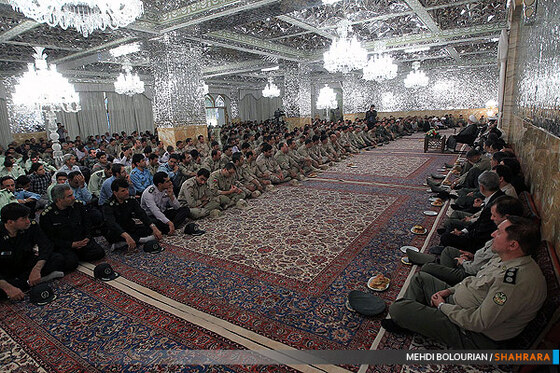 دیدار آیت الله واعظ طبسی با جمعی از نیروهای مسلح 