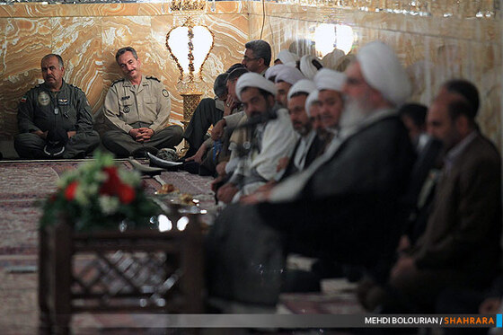 دیدار آیت الله واعظ طبسی با جمعی از نیروهای مسلح 