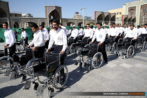 تشرف سالمندان و معلولین به حرم امام رضا(ع)