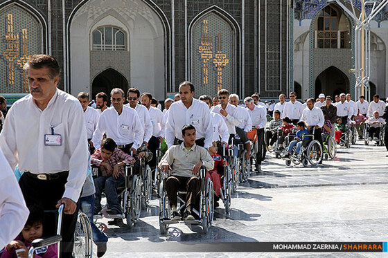 تشرف سالمندان و معلولین به حرم امام رضا(ع)