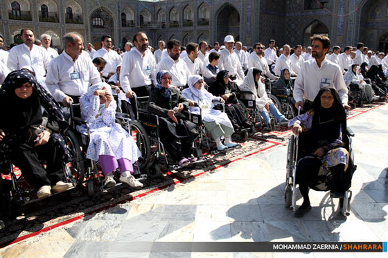 تشرف سالمندان و معلولین به حرم امام رضا(ع)
