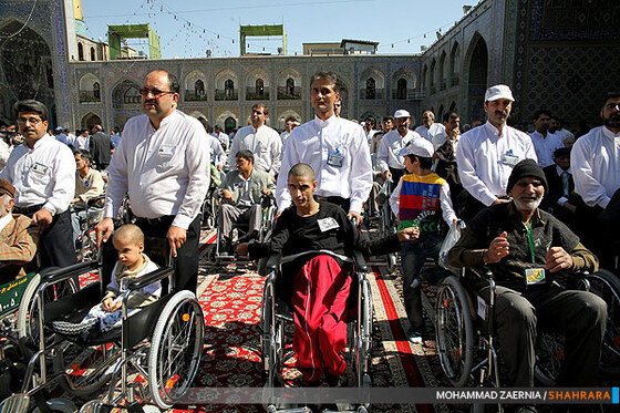 تشرف سالمندان و معلولین به حرم امام رضا(ع)