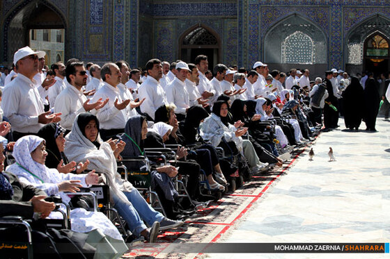تشرف سالمندان و معلولین به حرم امام رضا(ع)