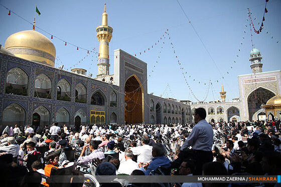 تشرف سالمندان و معلولین به حرم امام رضا(ع)