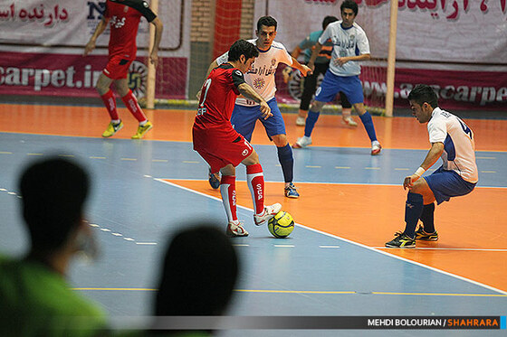 فوتسال فرش آرا و گیتی پسند