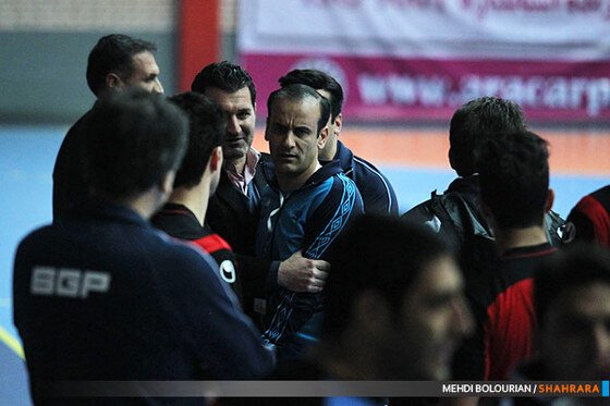 فوتسال فرش آرا و گیتی پسند