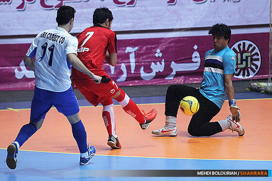 فوتسال فرش آرا و گیتی پسند