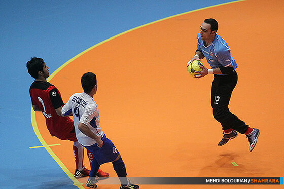 فوتسال فرش آرا و گیتی پسند