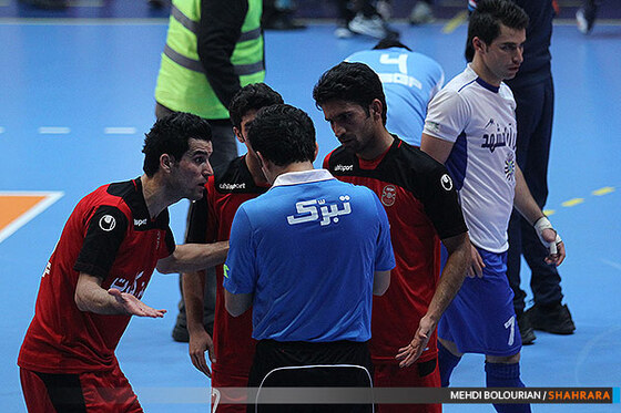 فوتسال فرش آرا و گیتی پسند