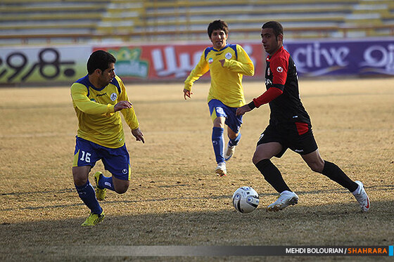 دیدار تیم های ابومسلم و نفت مسجد سلیمان