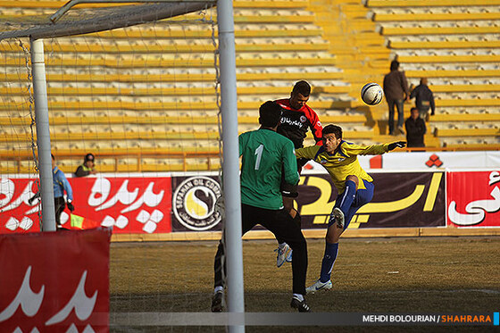 دیدار تیم های ابومسلم و نفت مسجد سلیمان