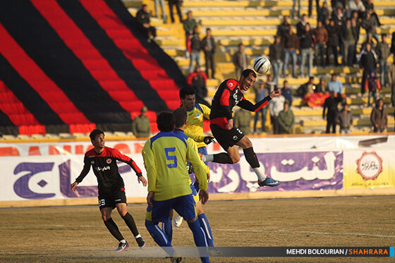 دیدار تیم های ابومسلم و نفت مسجد سلیمان