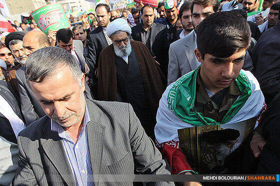 حضور آیت الله واعظ طبسی در راهپیمایی 22 بهمن مشهد