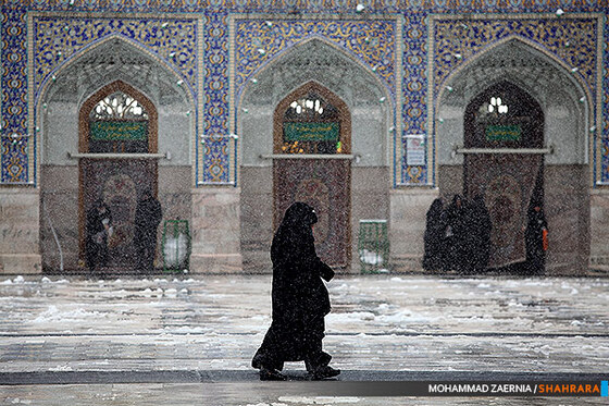 بارش برف در آستان امام علی ابن موسی الرضا(ع)