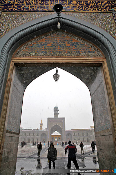 بارش برف در آستان امام علی ابن موسی الرضا(ع)