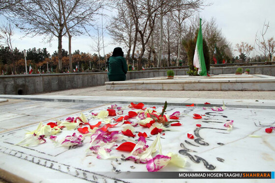 زیارت اهل غبور در اولین پنج شنبه سال