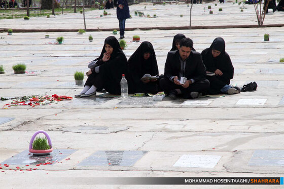 زیارت اهل غبور در اولین پنج شنبه سال