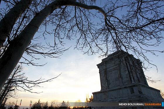 مسافران نوروزی در آرامگاه فردوسی