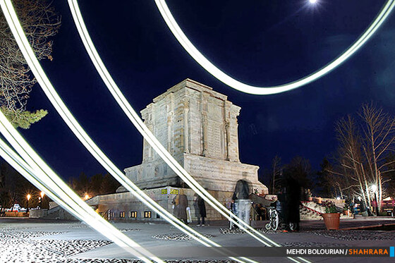 مسافران نوروزی در آرامگاه فردوسی