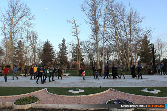 مسافران نوروزی در آرامگاه فردوسی