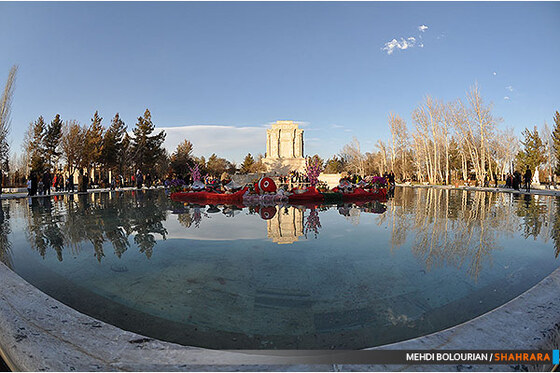 مسافران نوروزی در آرامگاه فردوسی
