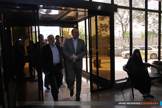 بازدید استاندار خراسان رضوی از روند ثبت نام کاندیدا های شورای شهر