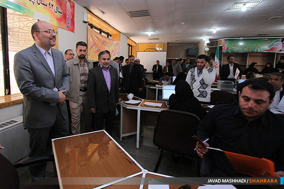 بازدید استاندار خراسان رضوی از روند ثبت نام کاندیدا های شورای شهر